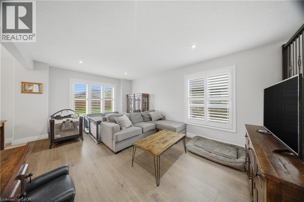 300 Hutton Street E Property Photo 17