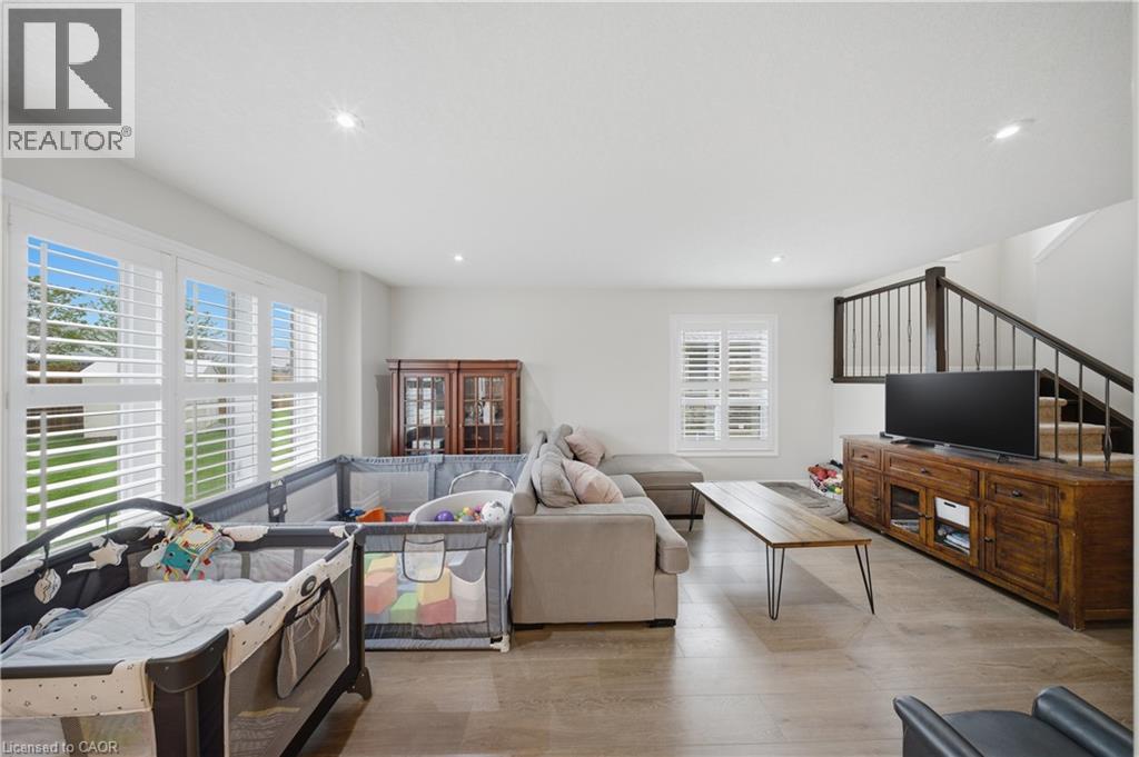 300 Hutton Street E Property Photo 19