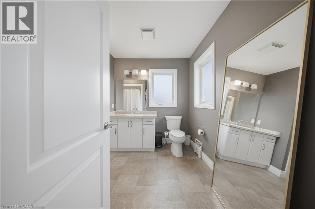300 Hutton Street E Property Photo 23