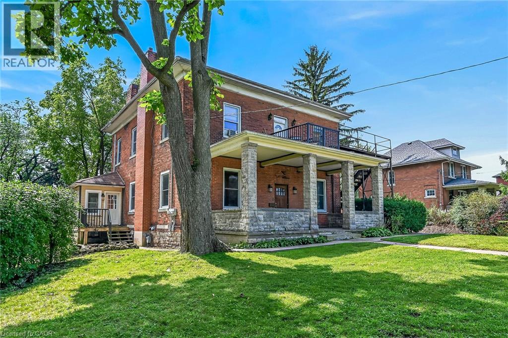15 St David Street W Property Photo 7