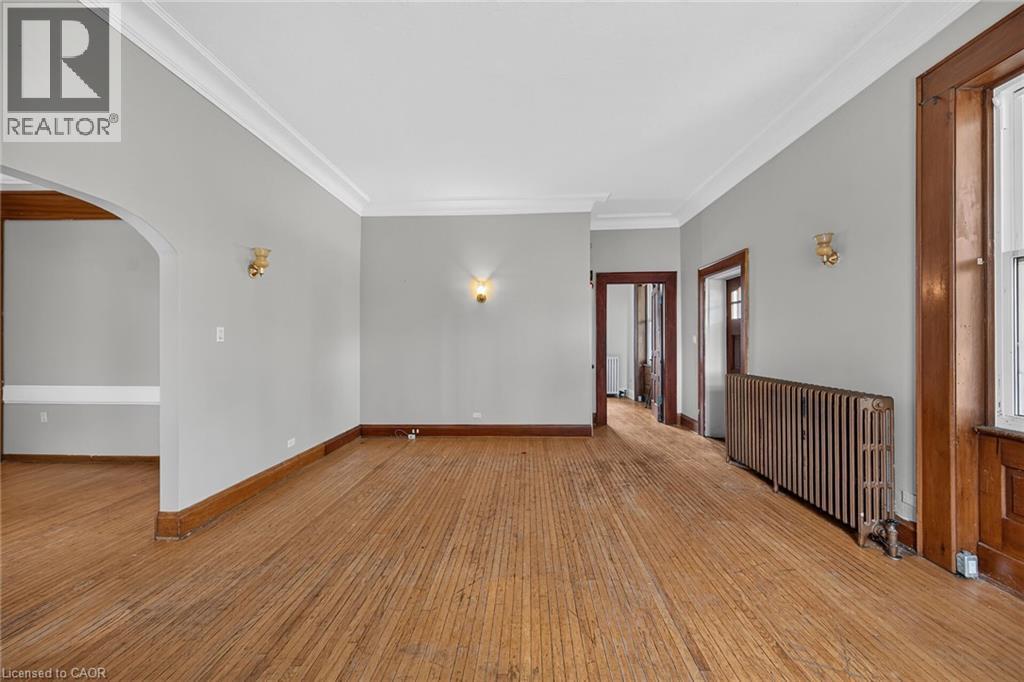 15 St David Street W Property Photo 12
