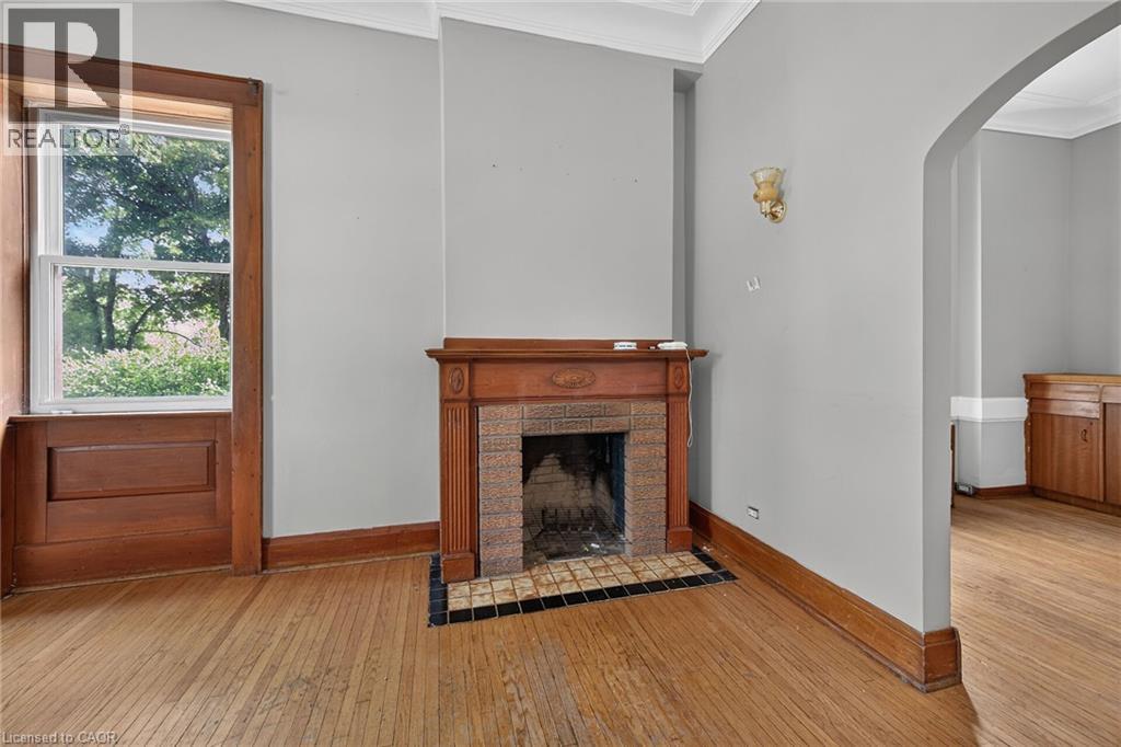 15 St David Street W Property Photo 13