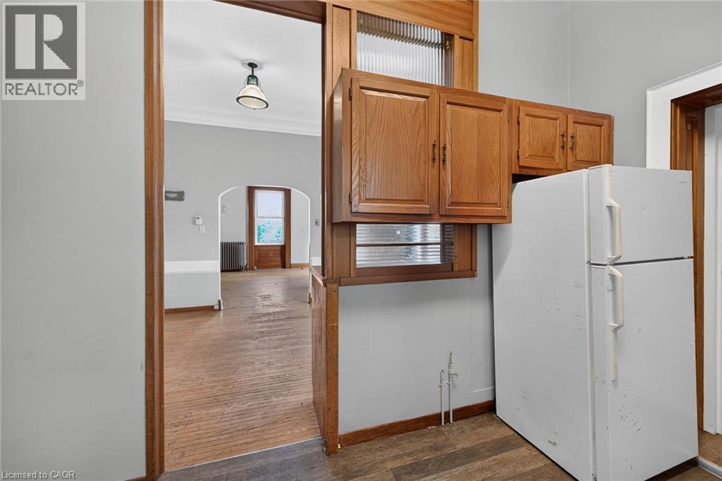 15 St David Street W Property Photo 18