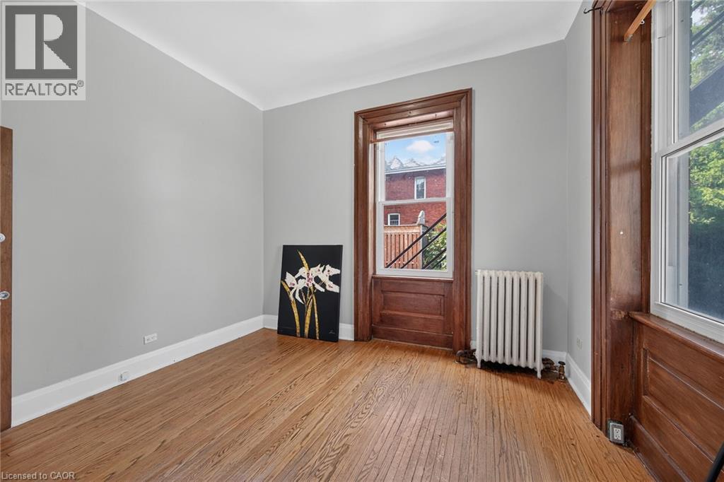 15 St David Street W Property Photo 19