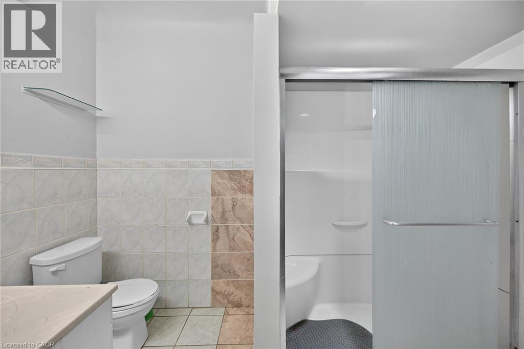 15 St David Street W Property Photo 25