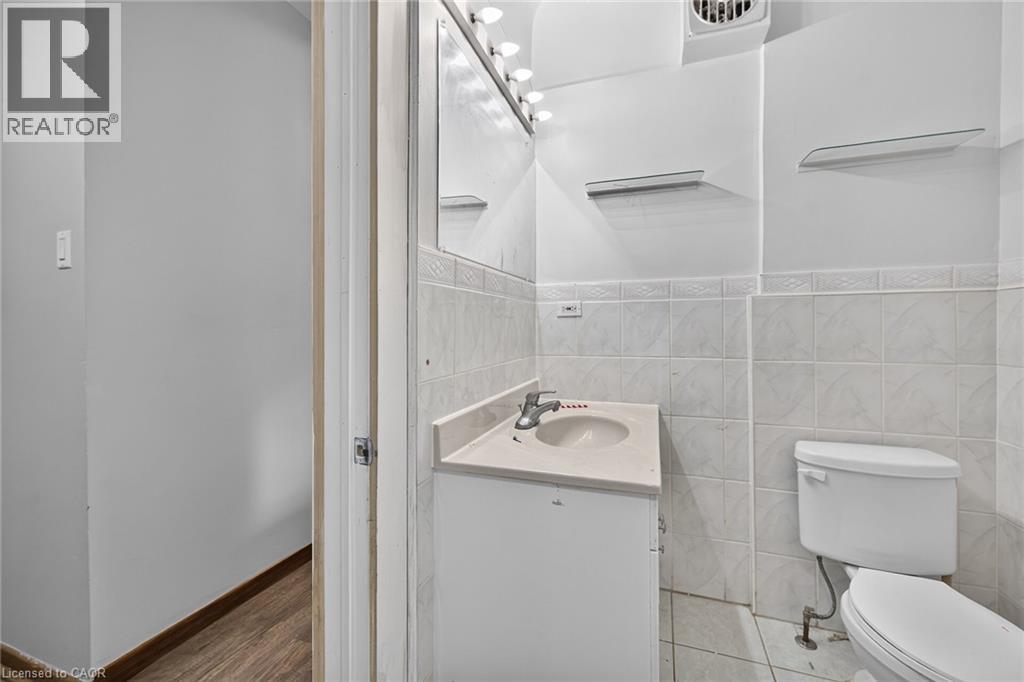 15 St David Street W Property Photo 26