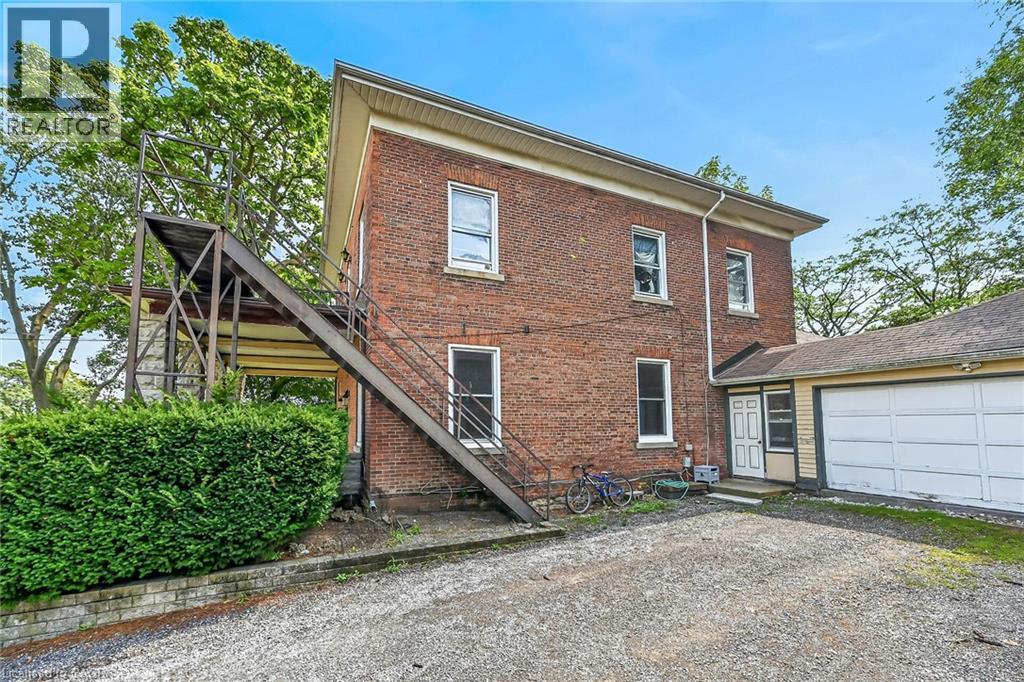 15 St David Street W Property Photo 35