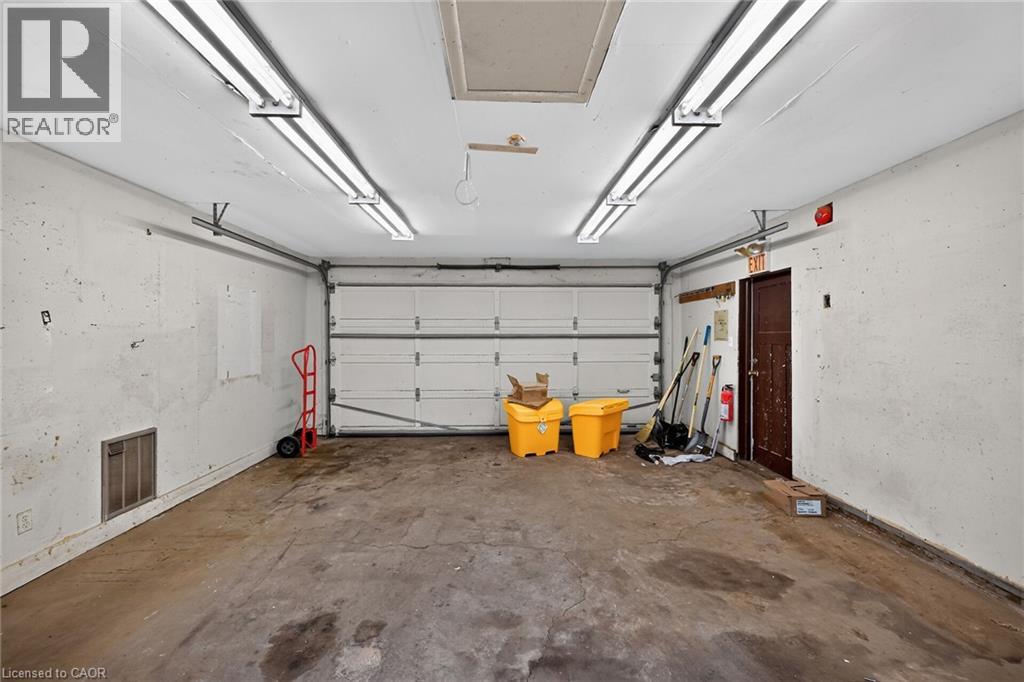 15 St David Street W Property Photo 37