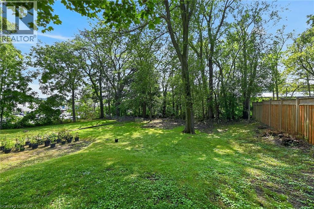 15 St David Street W Property Photo 38