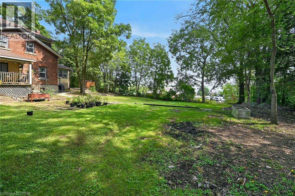 15 St David Street W Property Photo 40