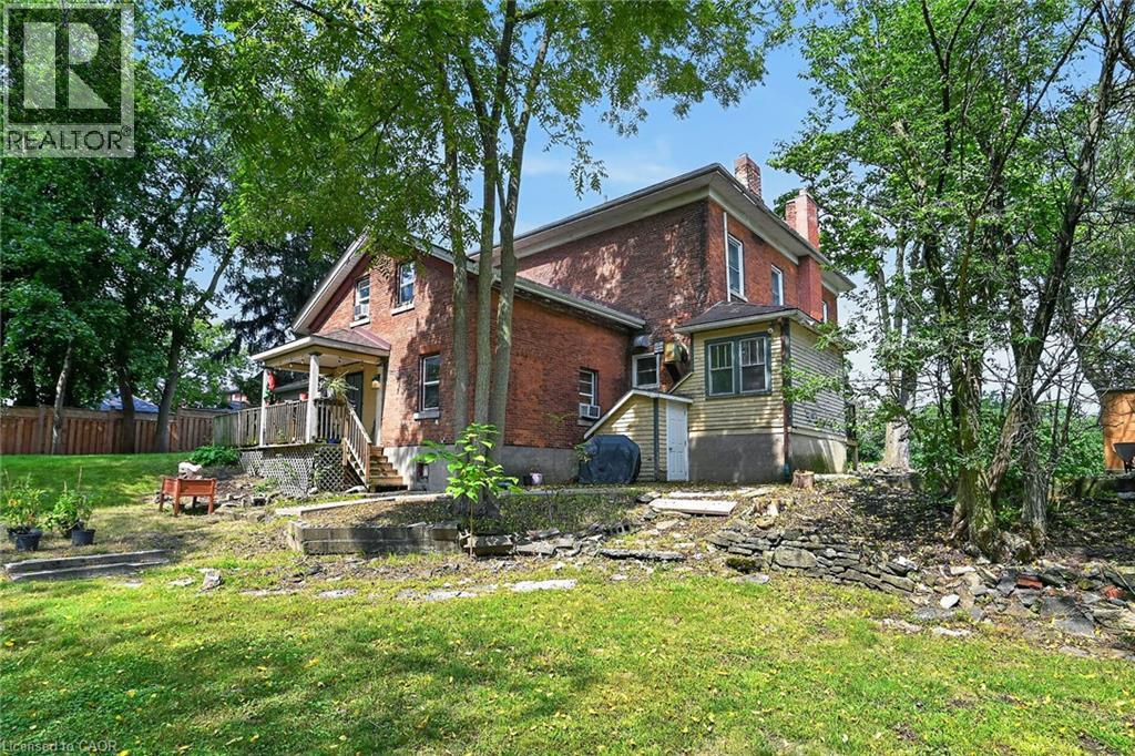 15 St David Street W Property Photo 42