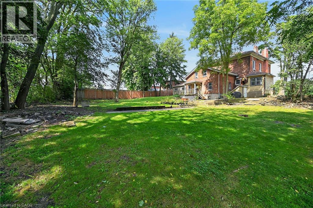 15 St David Street W Property Photo 43