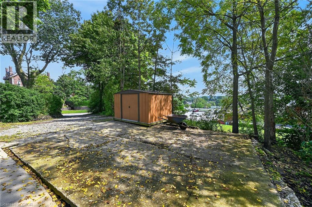 15 St David Street W Property Photo 44