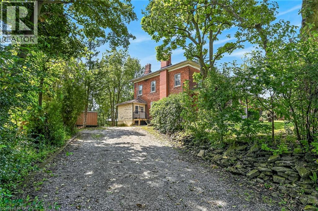15 St David Street W Property Photo 45