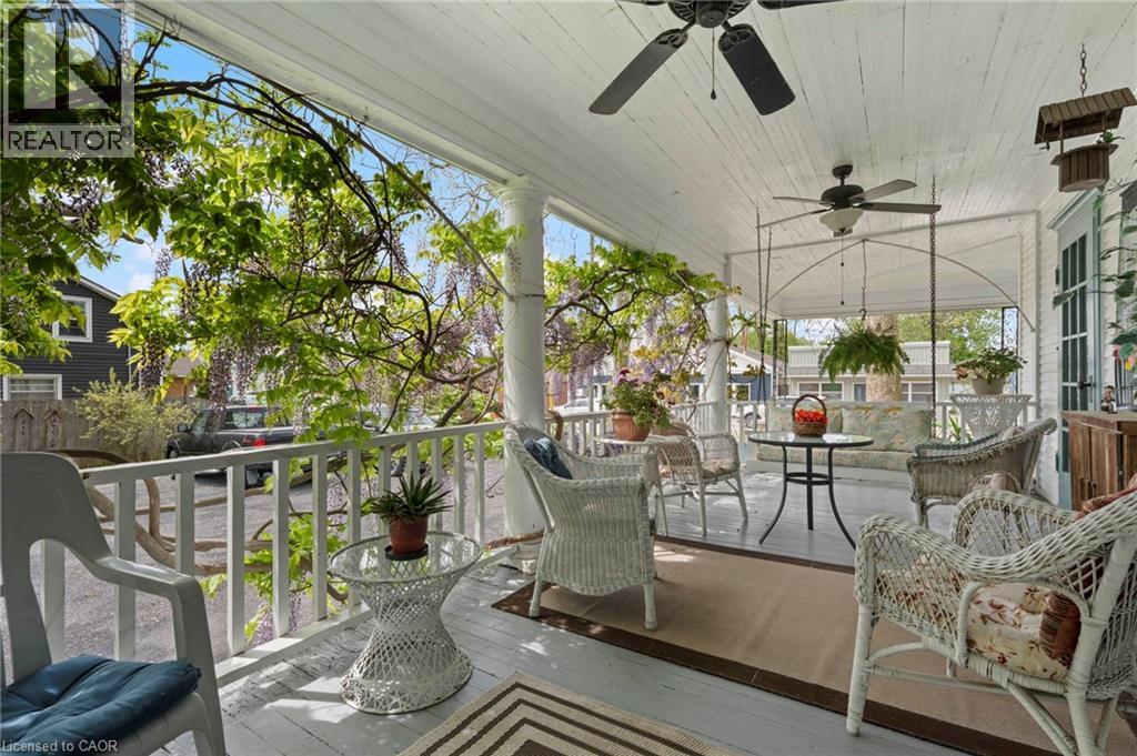 1040 Bay Street Property Photo 5