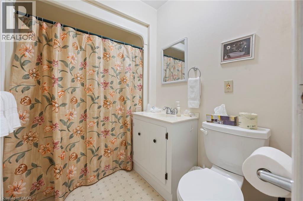 1040 Bay Street Property Photo 30