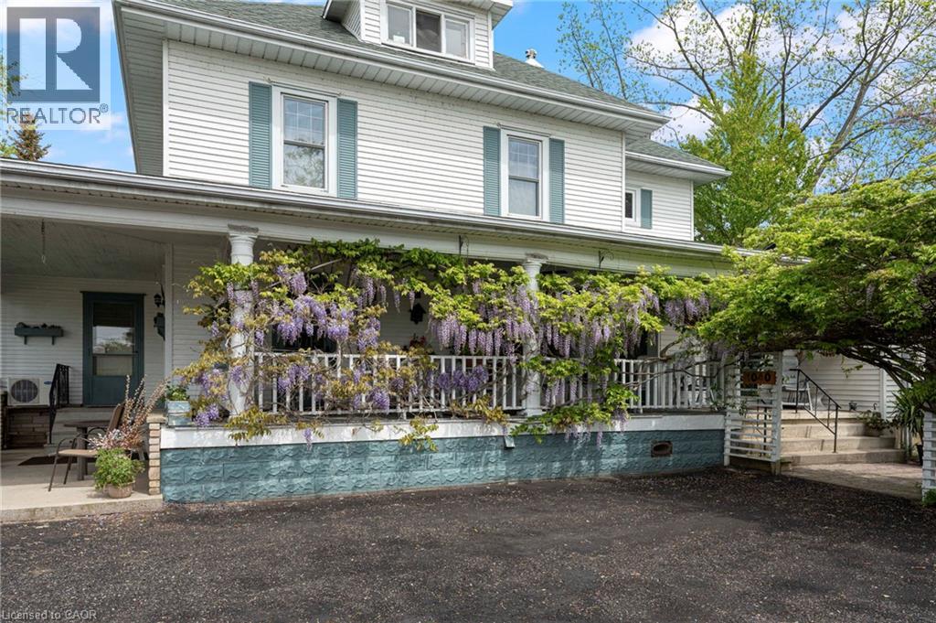1040 Bay Street Property Photo 3