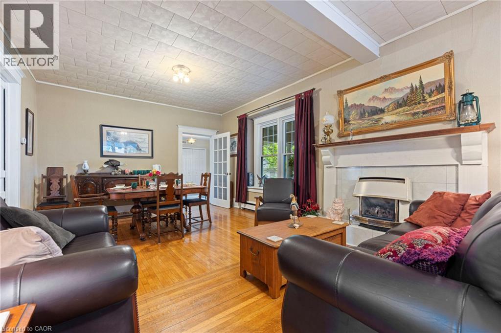 1040 Bay Street Property Photo 11