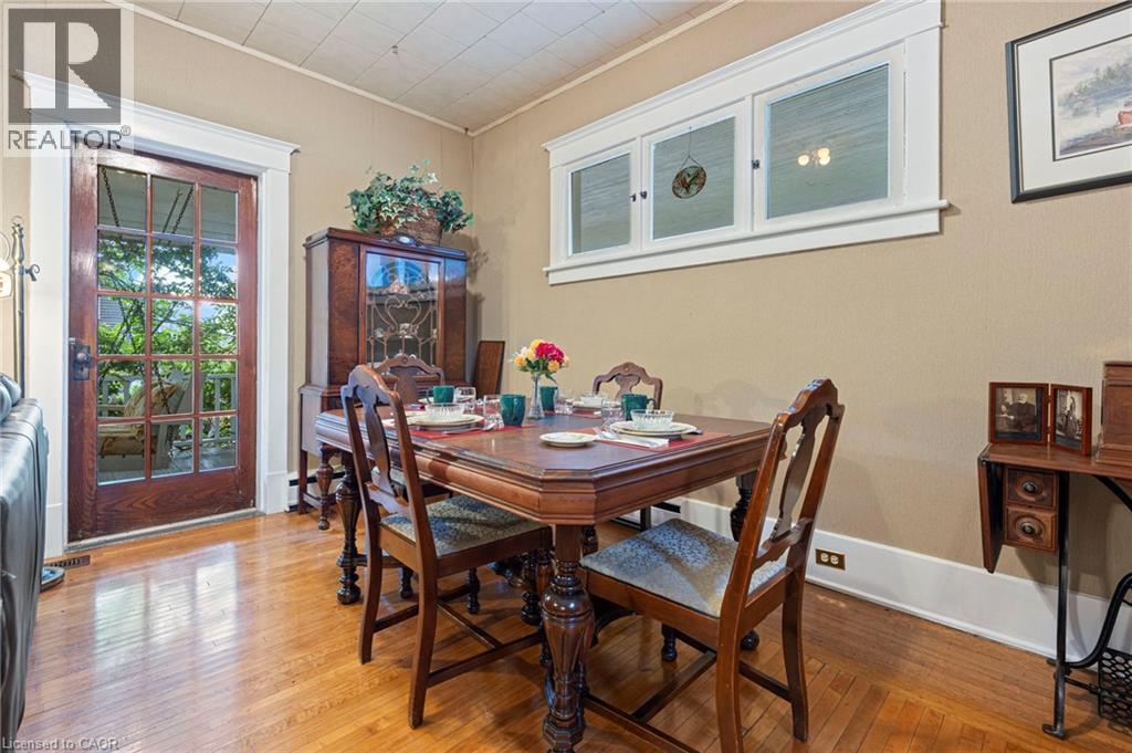 1040 Bay Street Property Photo 14