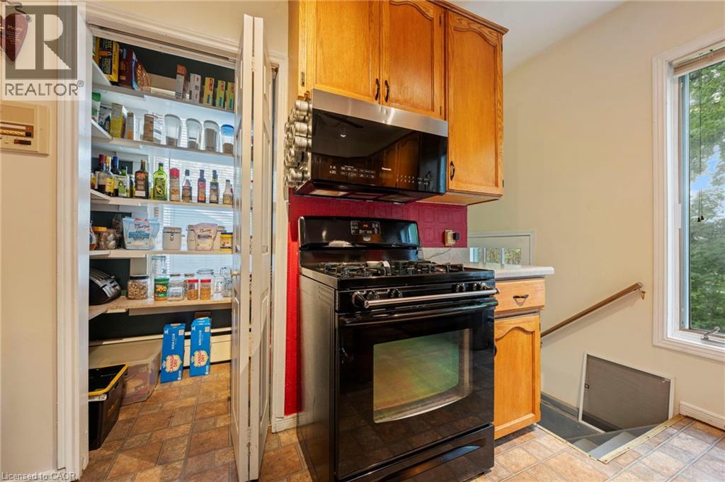 1040 Bay Street Property Photo 17