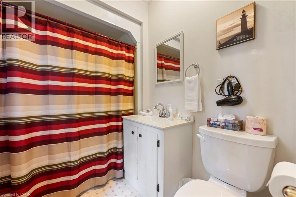1040 Bay Street Property Photo 32