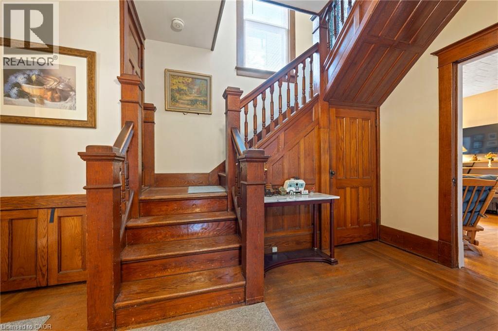 1040 Bay Street Property Photo 33
