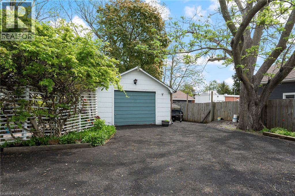1040 Bay Street Property Photo 45