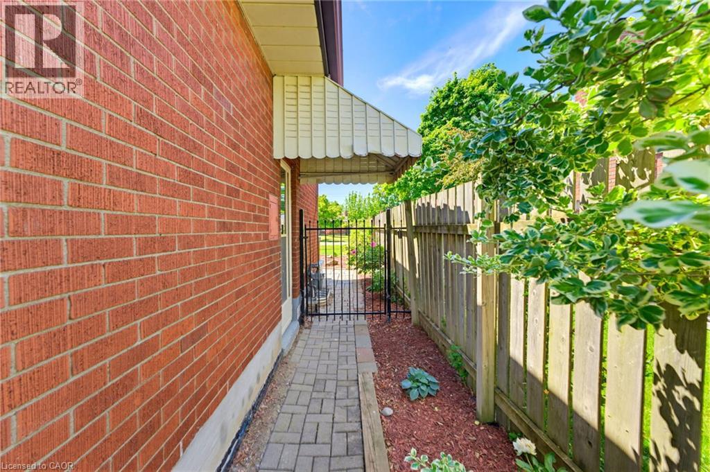 17 Broadmore Avenue Property Photo 16