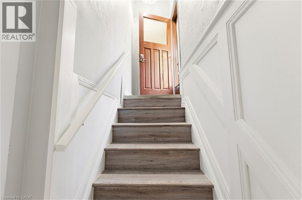 17 Broadmore Avenue Property Photo 18