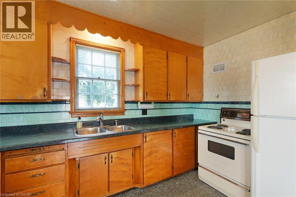 24 Pine Street Property Photo 6
