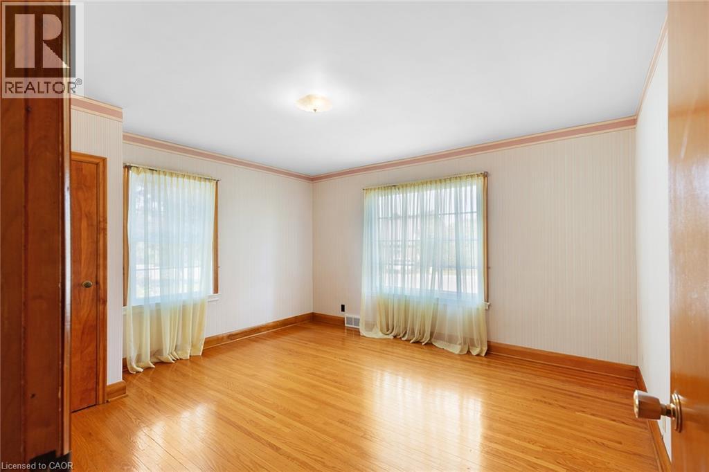24 Pine Street Property Photo 12