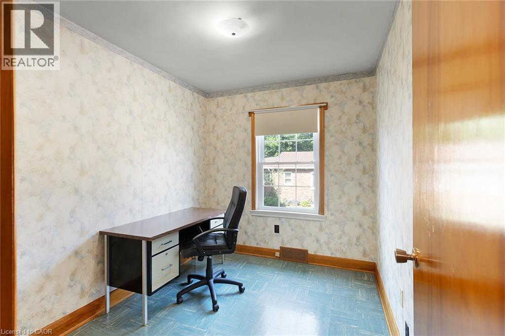 24 Pine Street Property Photo 13