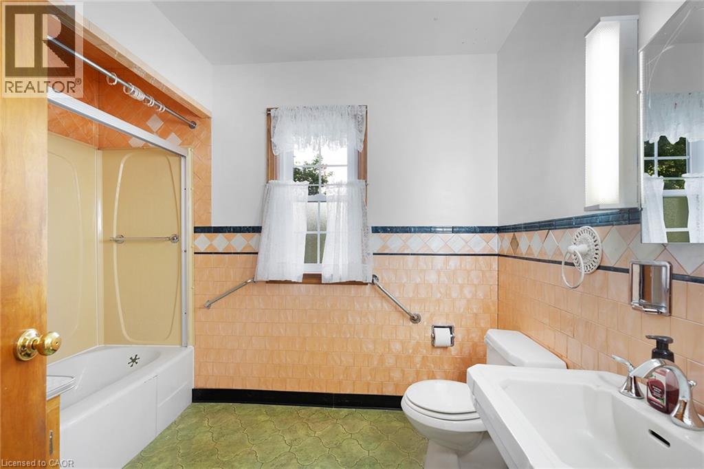 24 Pine Street Property Photo 16