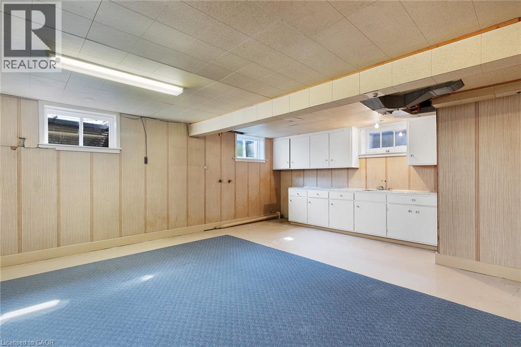 24 Pine Street Property Photo 21