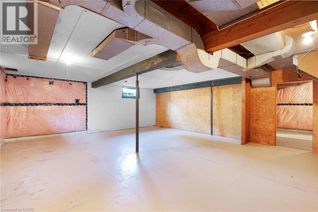 24 Pine Street Property Photo 23