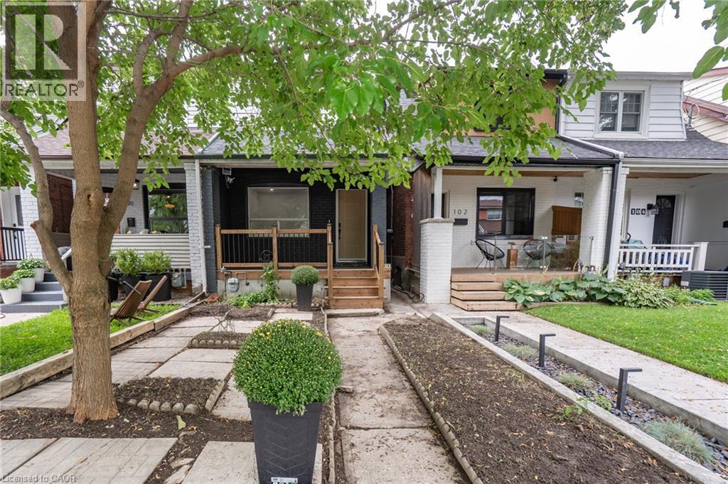 100 ROSETHORN Avenue Property Photo 1