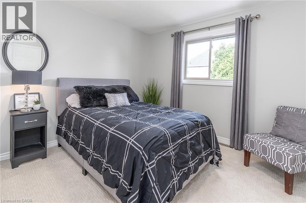 90 Surrey Drive Property Photo 18