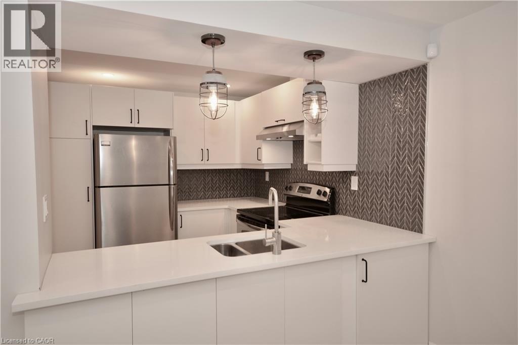 17 Inverness Avenue W Unit# Lower Property Photo 3