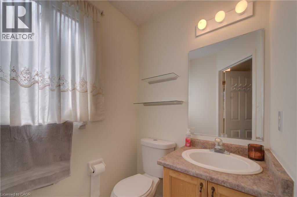 1064 Copper Leaf Crescent Property Photo 14