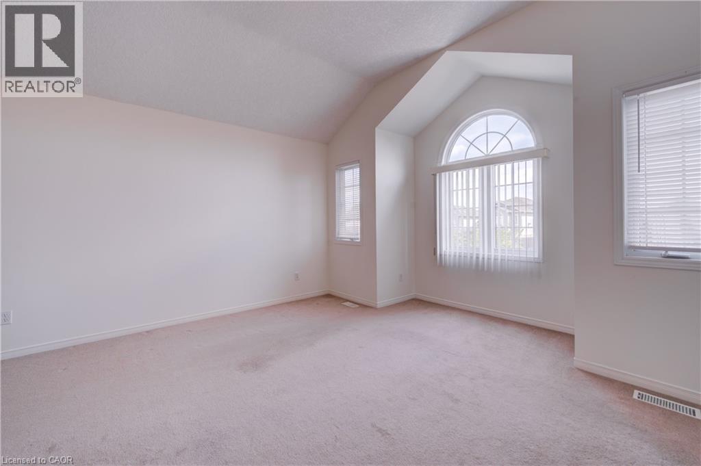 1064 Copper Leaf Crescent Property Photo 16