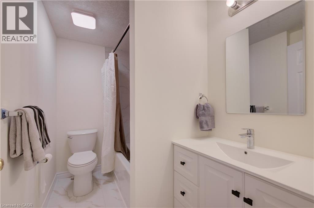 1064 Copper Leaf Crescent Property Photo 19