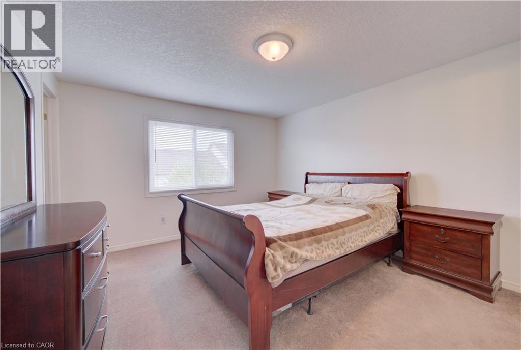 1064 Copper Leaf Crescent Property Photo 21