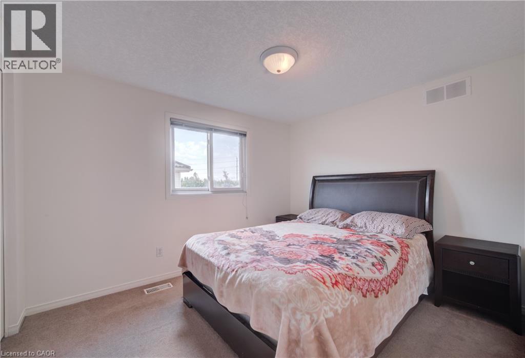 1064 Copper Leaf Crescent Property Photo 23
