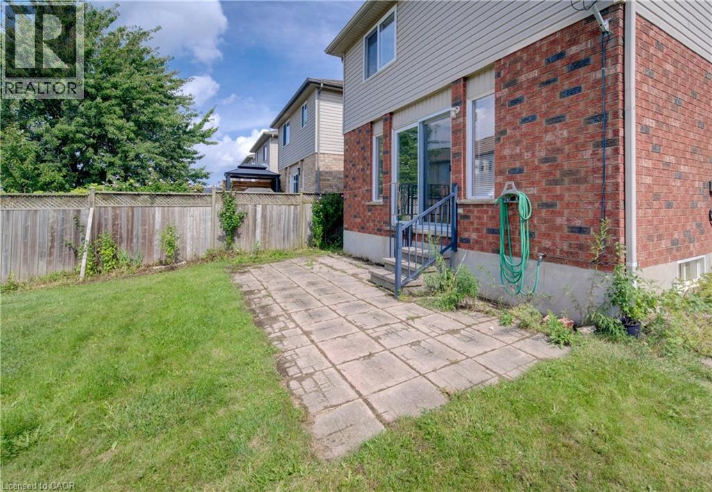 1064 Copper Leaf Crescent Property Photo 40