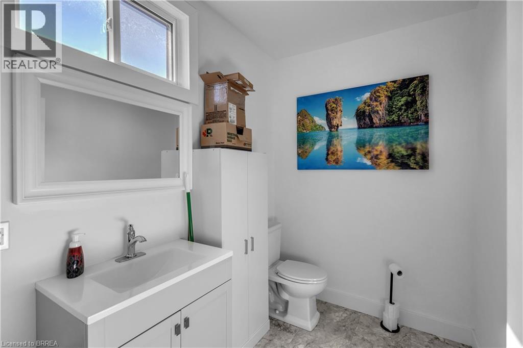 136 King Street Property Photo 6