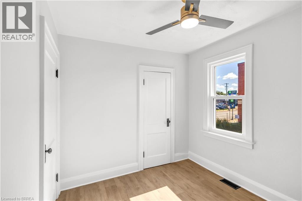 136 King Street Property Photo 23