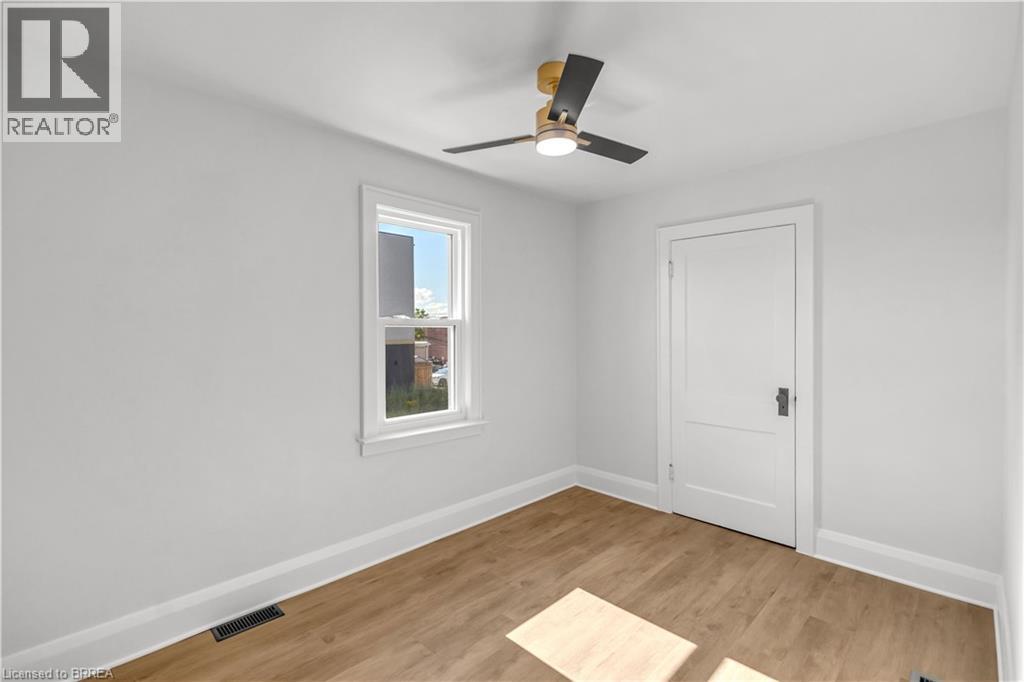 136 King Street Property Photo 27