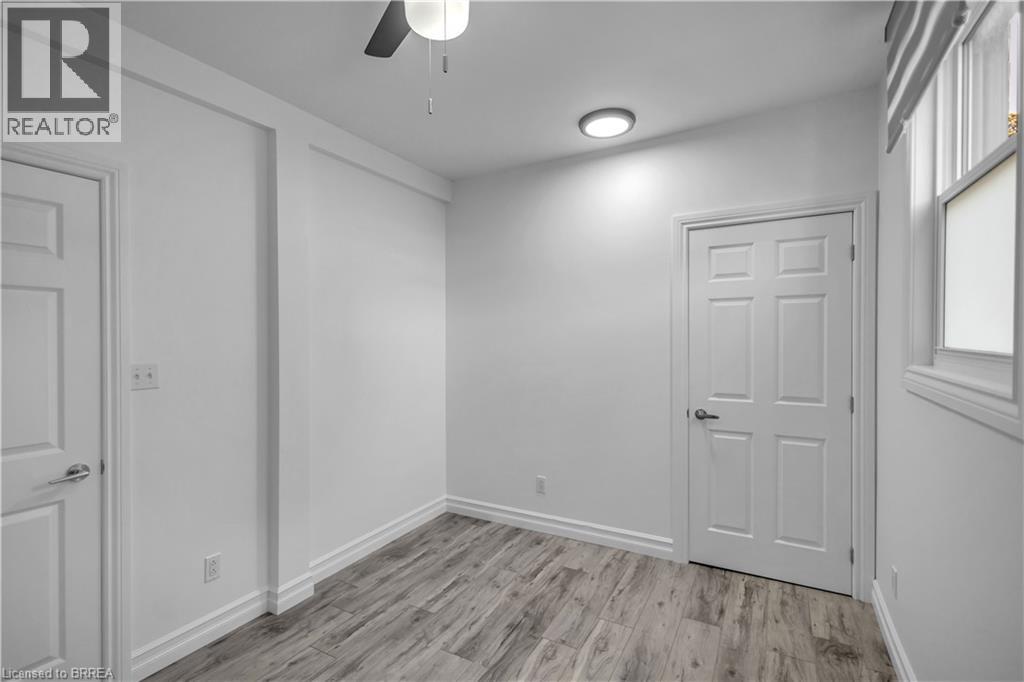 136 King Street Property Photo 40