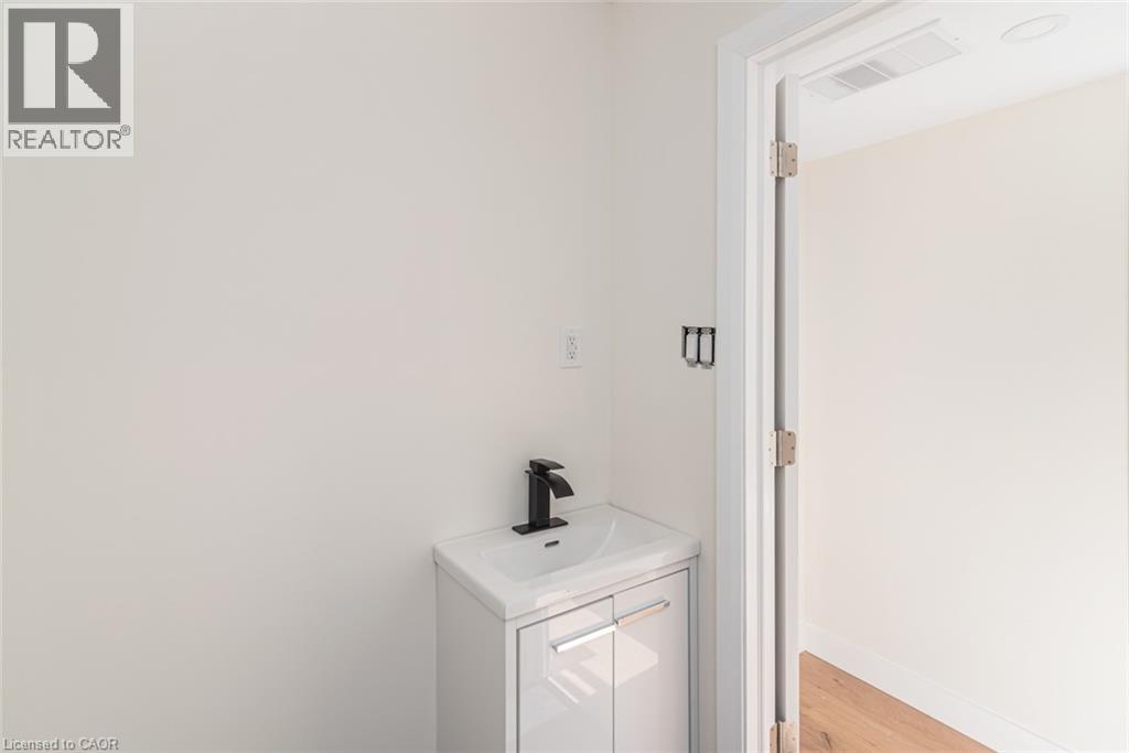60 William Street Property Photo 45