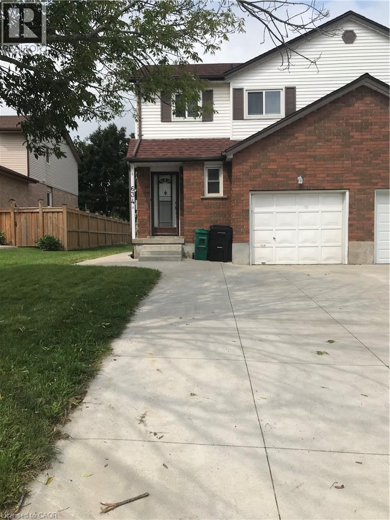 634a Ne Pinerow Crescent Property Photo 1